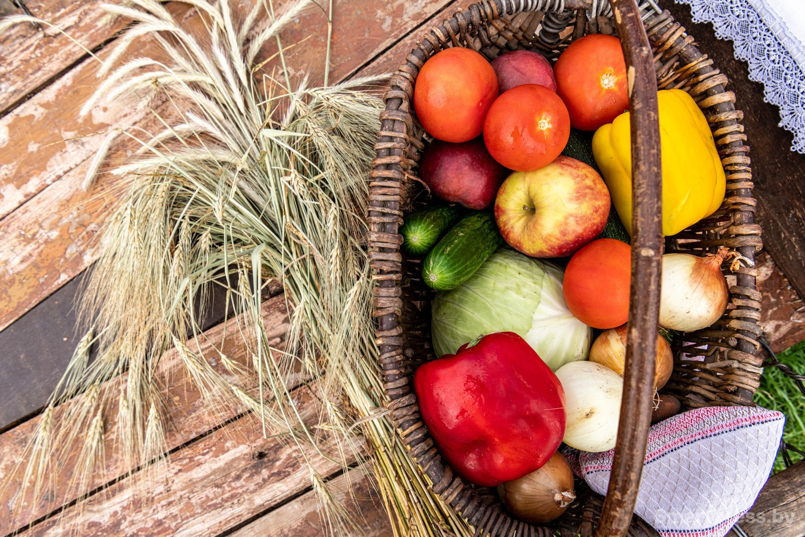 17-Корзинка с овощами и фруктами.jpg