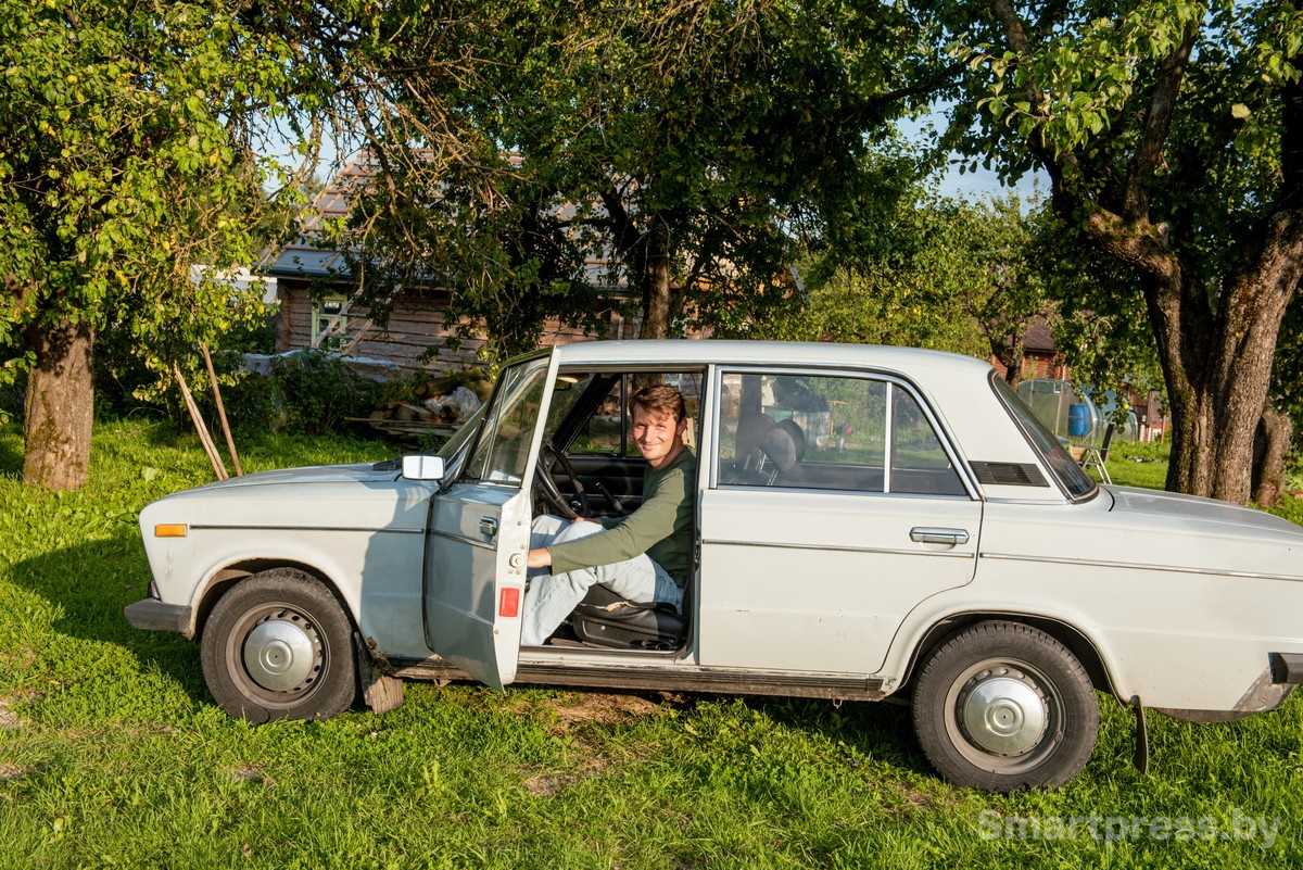 30-Миша и дедушкины Жигули.jpg