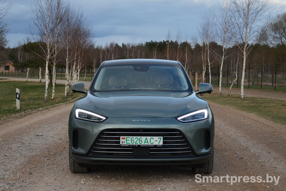 Seres 5 на грунтовой дороге.JPG