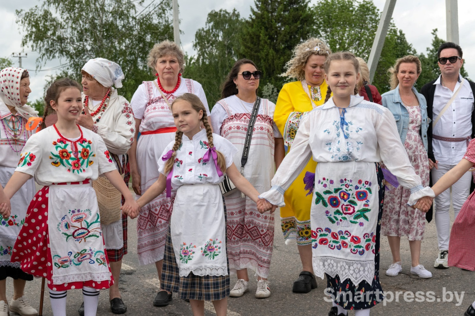 7-Обряд Вождение и похороны Стрелы (Пахаванне Стралы) в деревне Столбун Ветковского района.jpg
