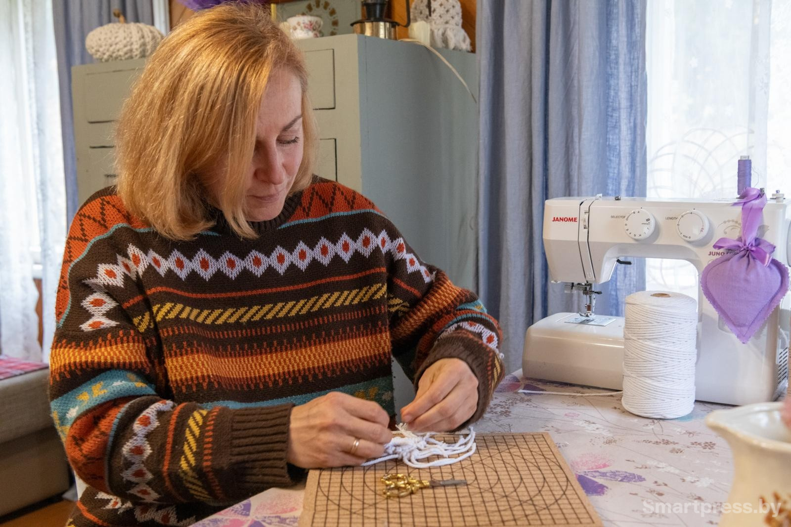 7-Ирина занимается макраме.jpg