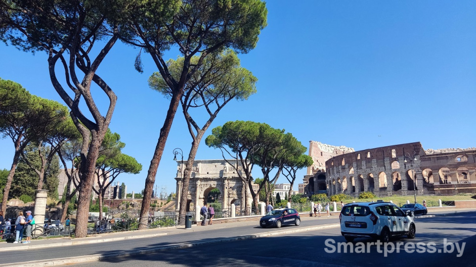 Арка Константина и Колизей.jpg