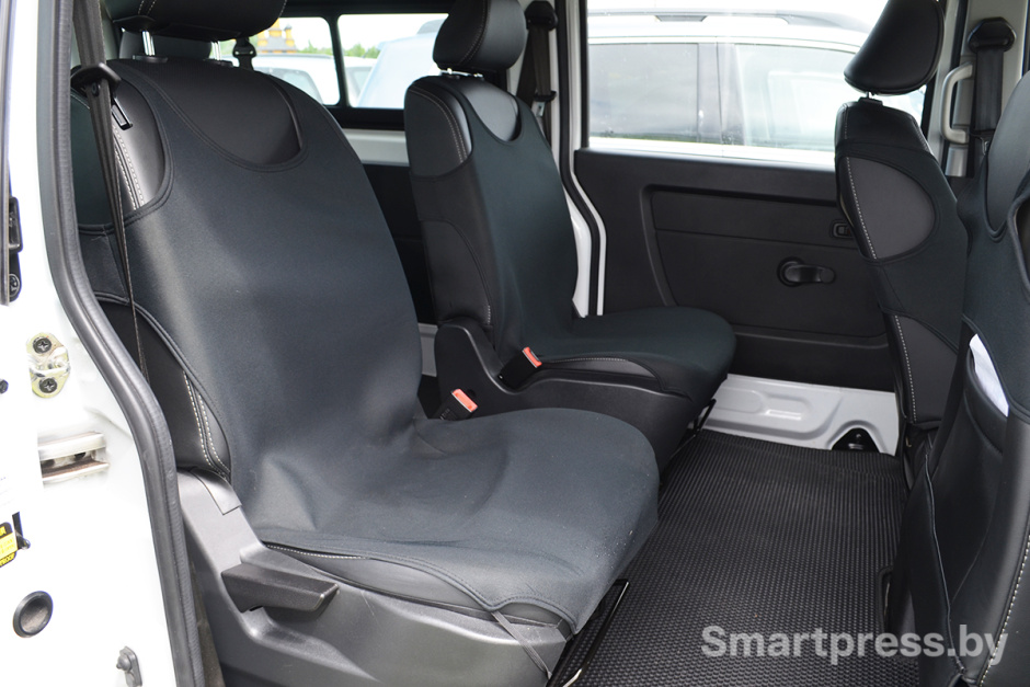 Второй ряд сидений Shineray M7.jpg