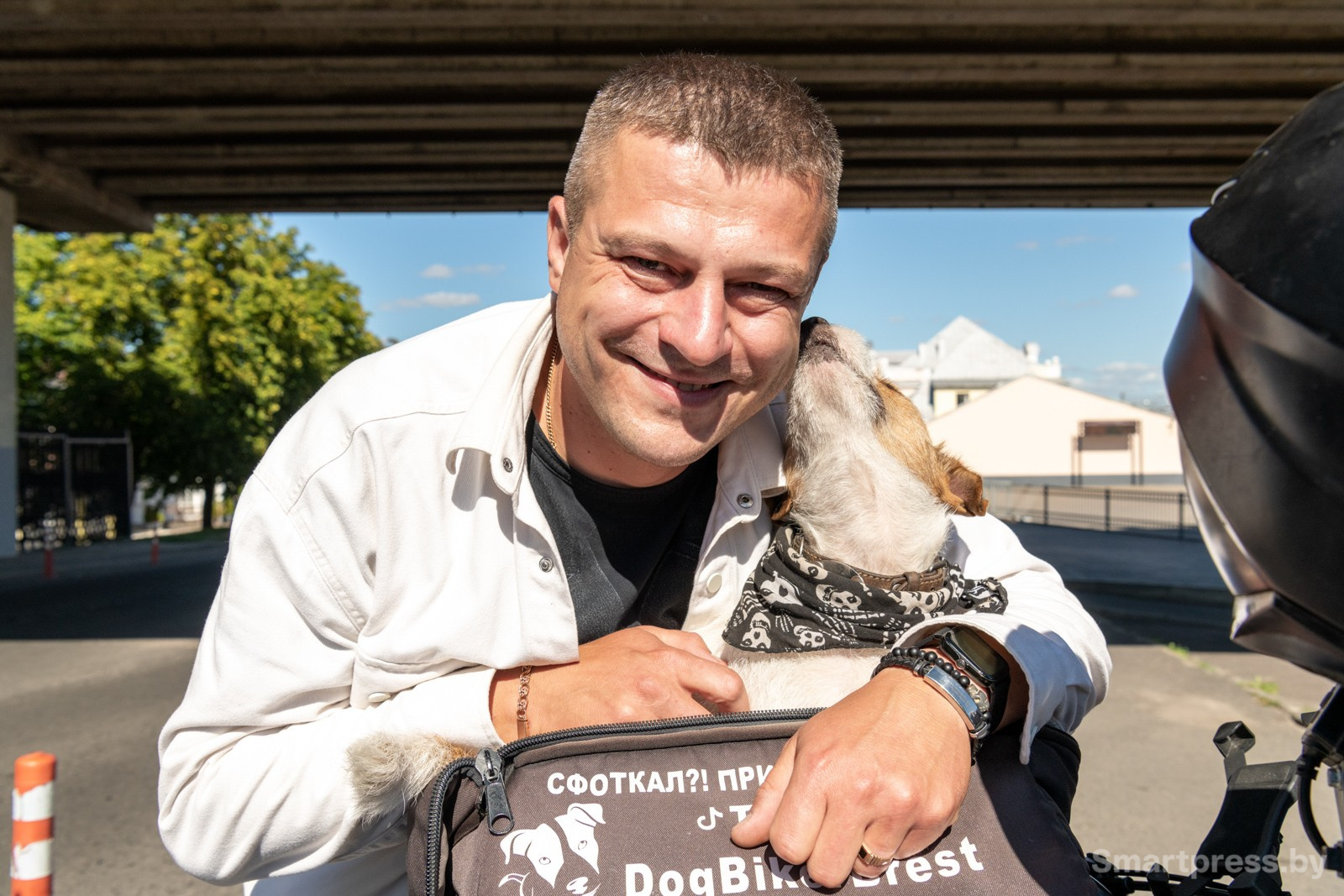 2-Дмитрий Кугач с собакой-байкером.jpg 2-Дмитрий Кугач с собакой-байкером.jpg