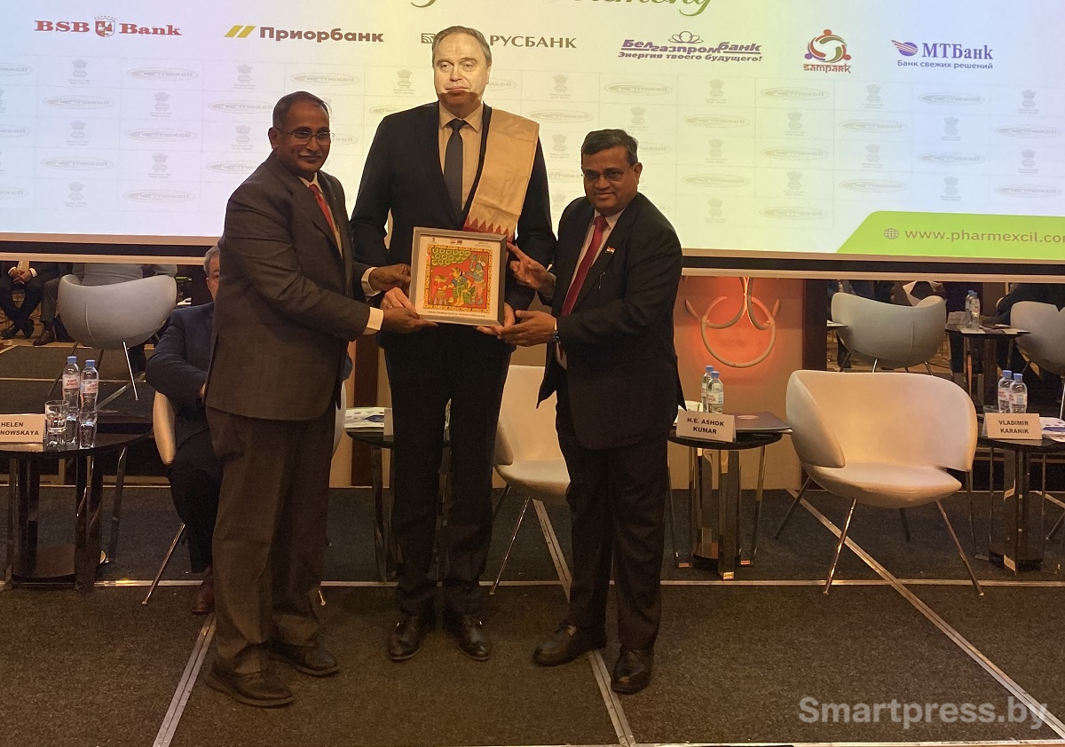 Ралжа Бхану, Владимир Караник и Ашок Кумар