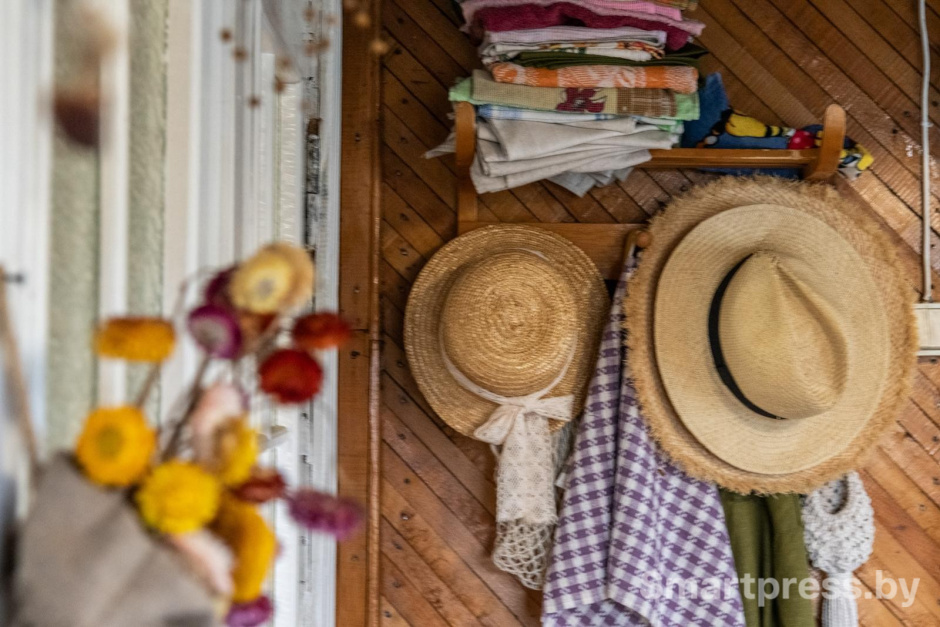 9-Интерьер уютного деревенского дома.jpg