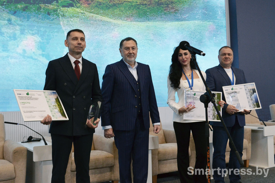 Вручение Маланка.jpg