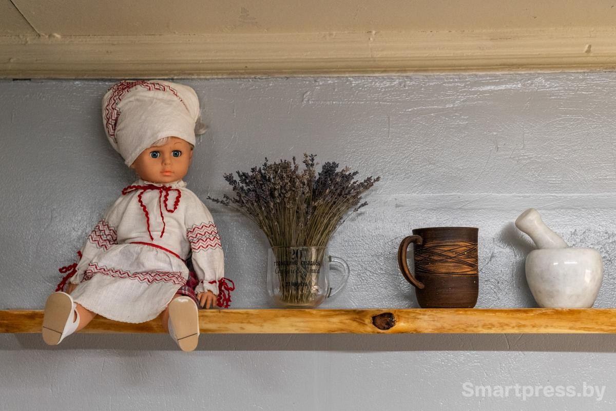 3-Эту куклу на кухне Анна считает своим оберегом.jpg