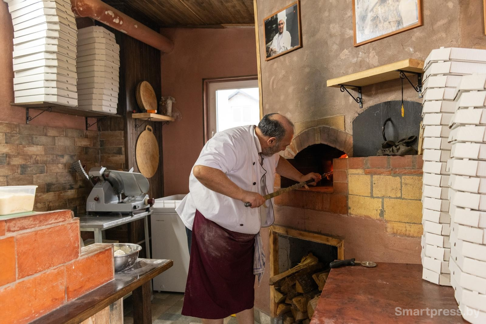 9-Для Паоло в доме построили специальную печь.jpg