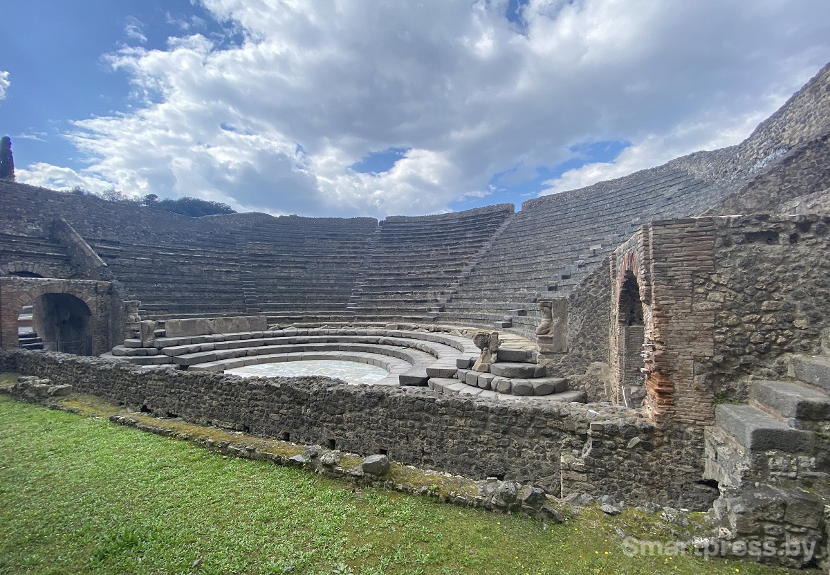 амфитеатр в Помпеях