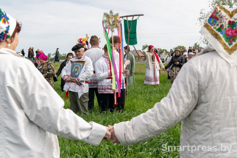 В деревне Погост водят Юрьевский хоровод 13.jpg