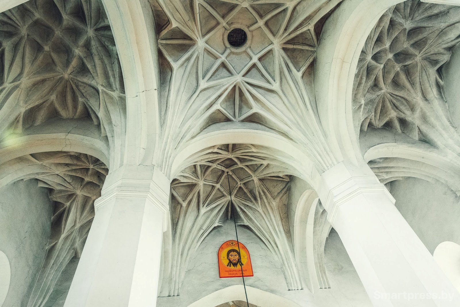 Церковь Рождества Богородицы в деревне Мурованка 3.jpg