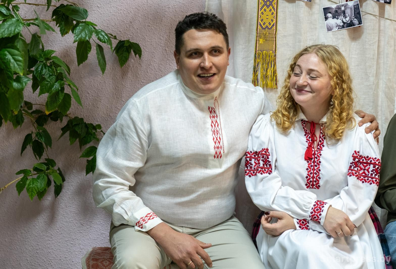 15-Жена Сан Саныча решила закрыть глаза на шутки мужа.jpg