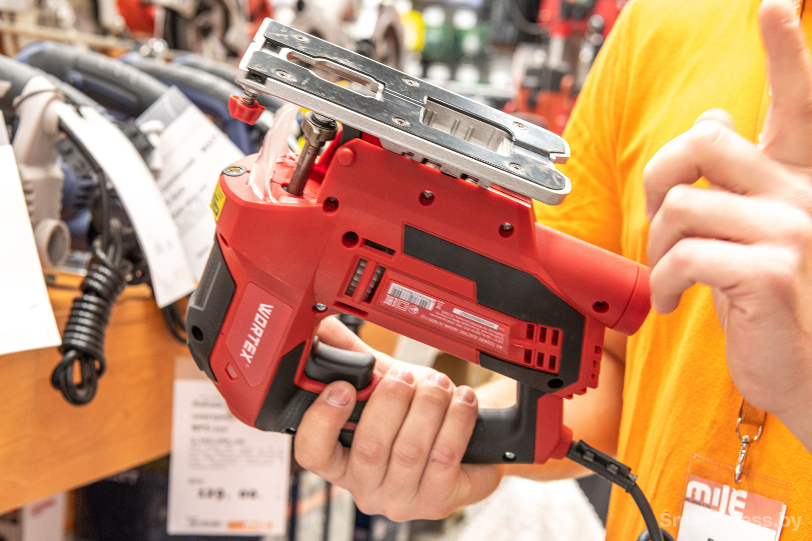 Электролобзик от Wortex — с лазерной направляющей и регулировкой оборотов