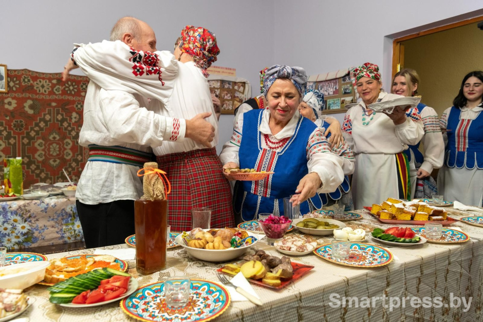 4-Гости обряда Ката пячы.jpg