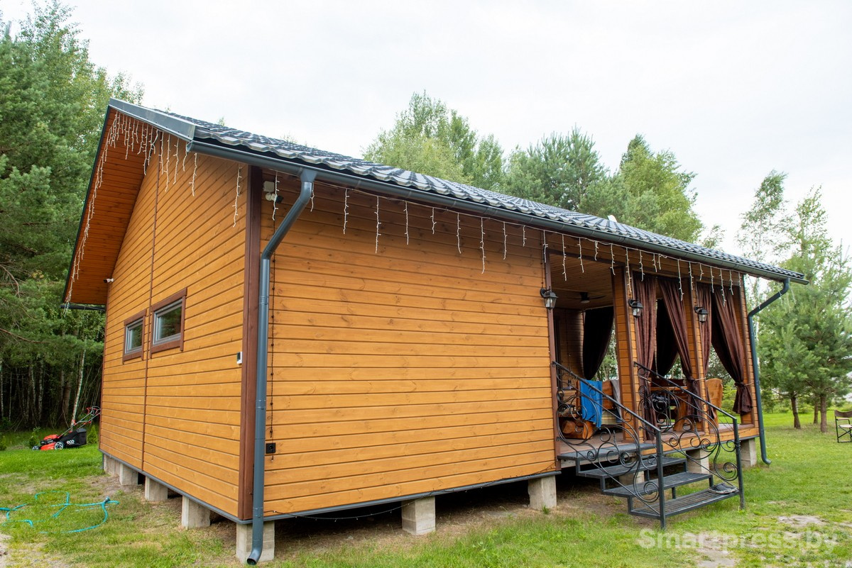 25-Домик в поле Андрея Страпко.jpg