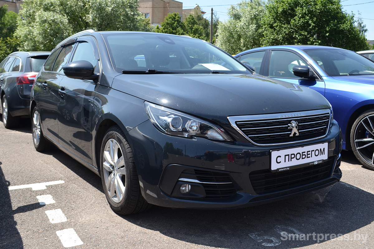 Дизельный Peugeot 308 2019 года выпуска.JPG