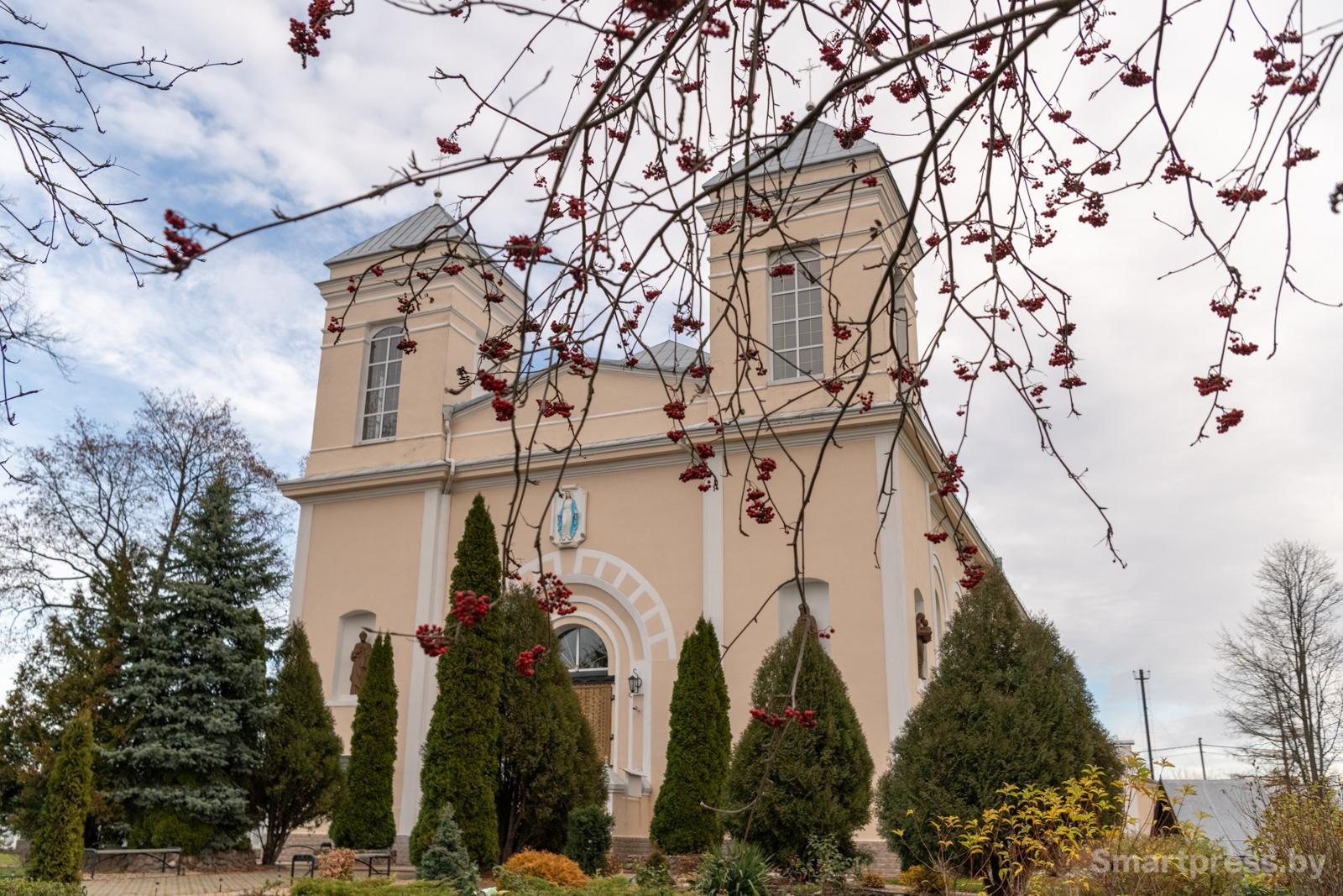 10-Костел Успения Пресвятой Девы Марии в Кобрине.jpg