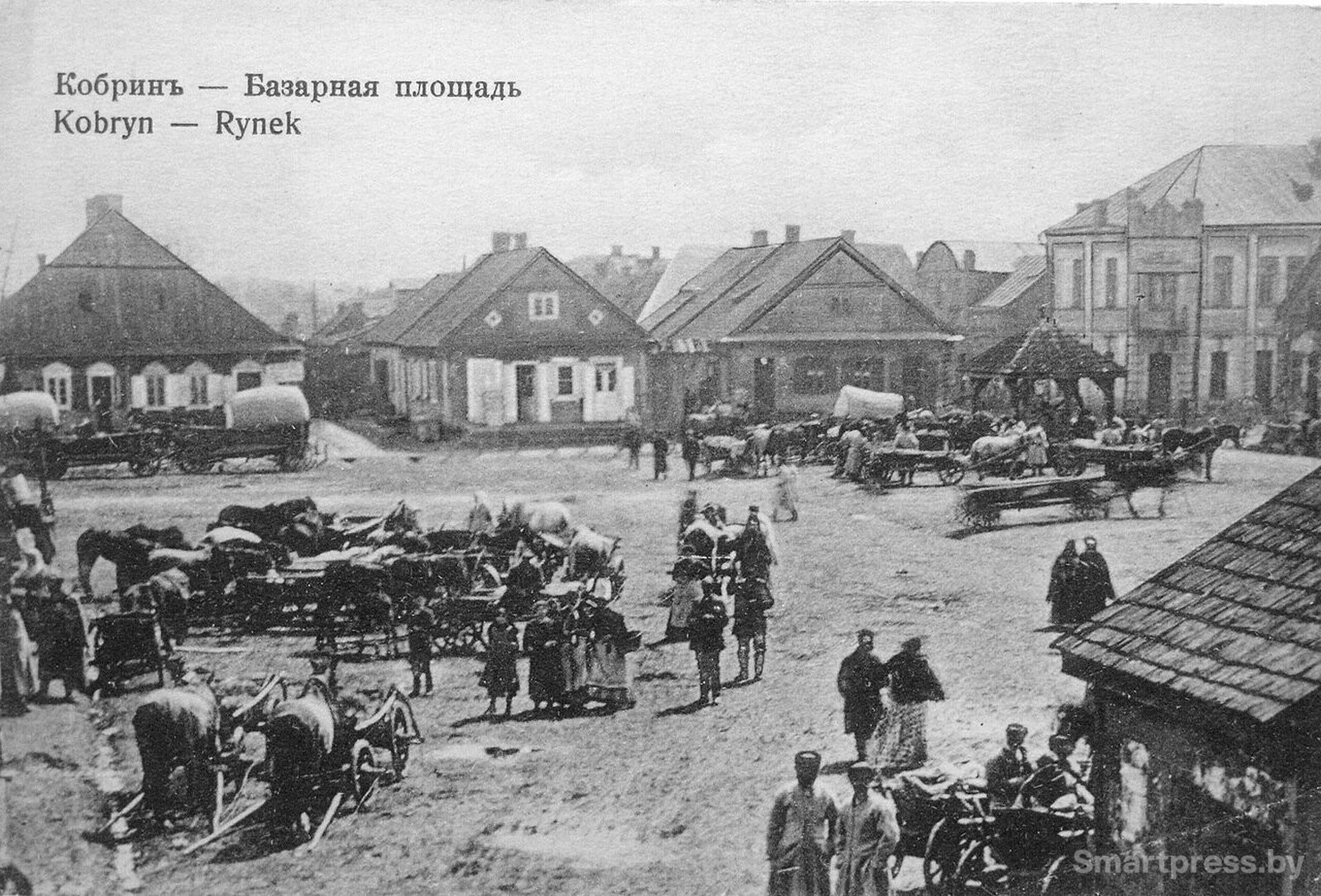 12-Кобрин на черно-белом фото 1915 года.jpg