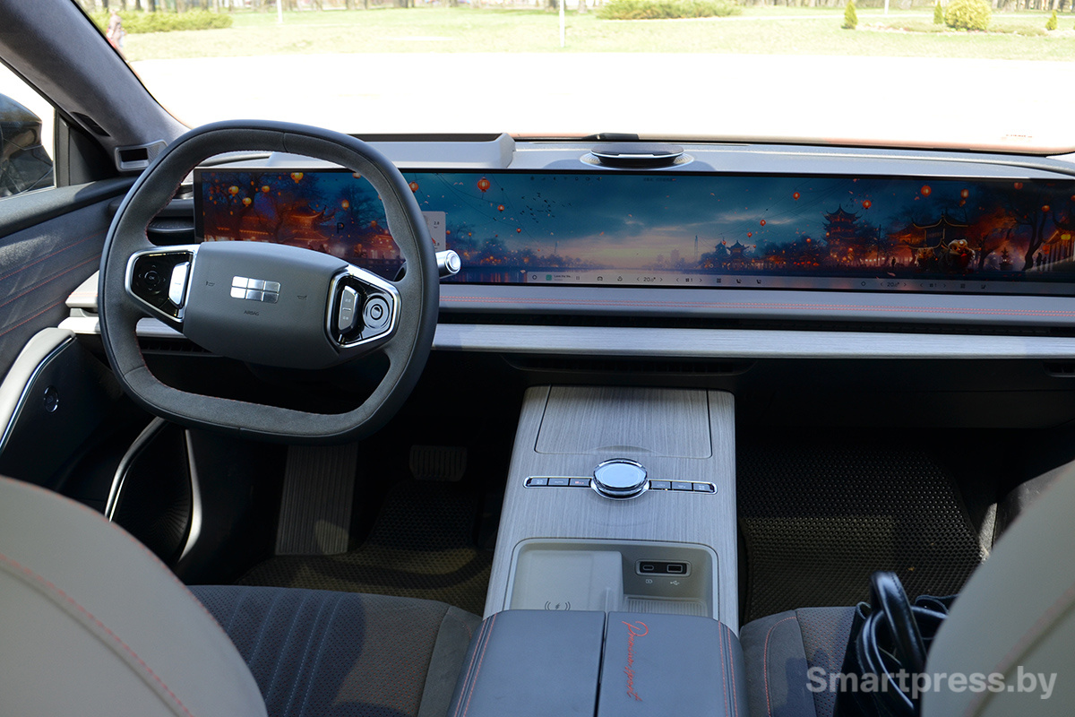 Приборная панель Geely Galaxy E8