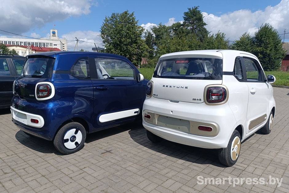 FAW Bestune Pentium Pony белый и синий FAW Bestune Pentium Pony белый и синий.jpg