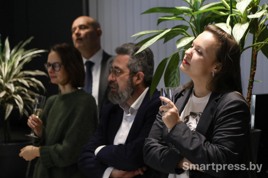 26-Руководитель отдела обучения Speak Native Ольга Ермакова (справа).jpg