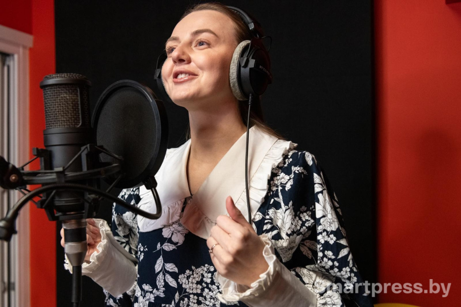 8-Анна берется за работу только в хорошем настроении.jpg