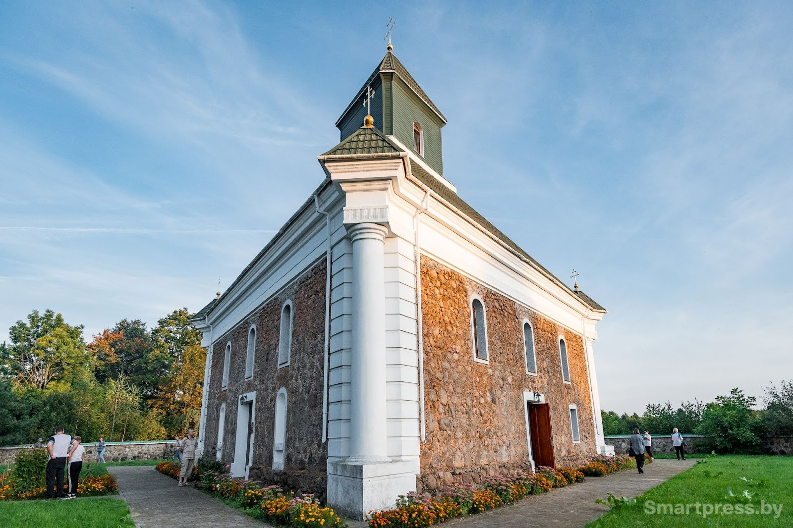 Свято-Троицкая церковь в деревне Большая Своротва 1.jpg