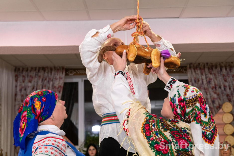 22-Задача - откусить любую часть подвешенного под потолком кота.jpg 22-Задача - откусить любую часть подвешенного под потолком кота.jpg