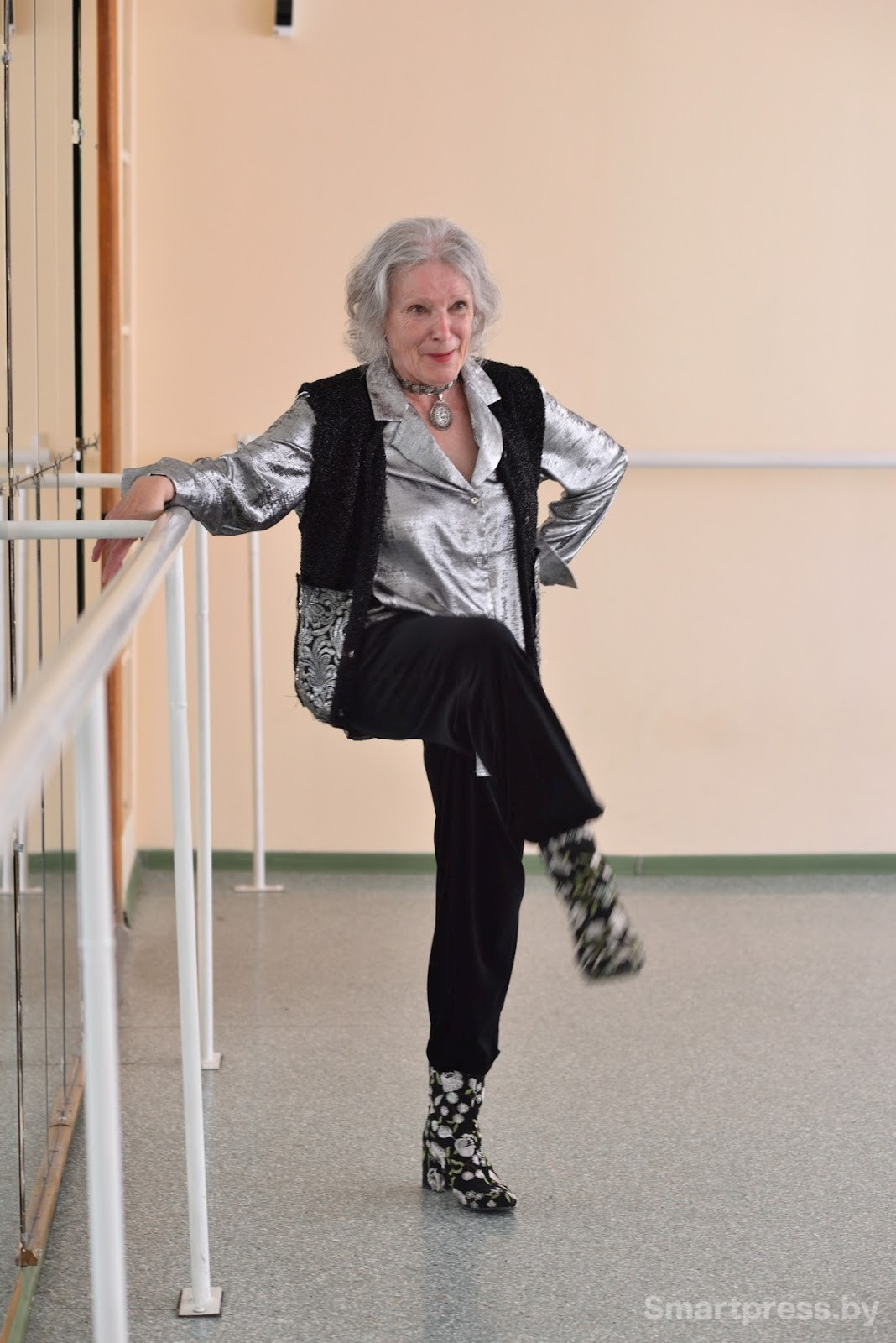 Людмила Ефремова у станка 2.jpg