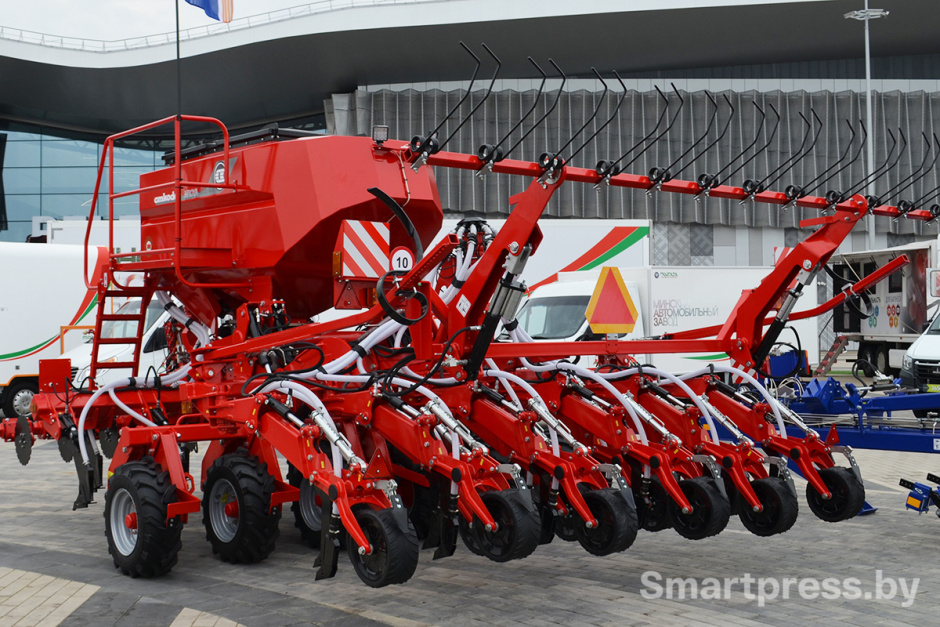 Сеялка Амкодор для посева по технологии Strip-Till