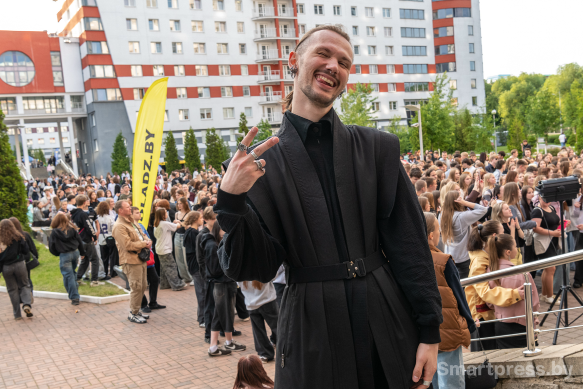 Образ обращает на себя внимание