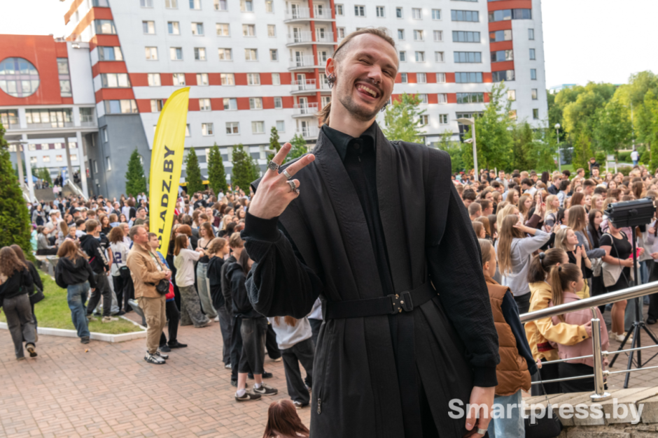 Образ обращает на себя внимание