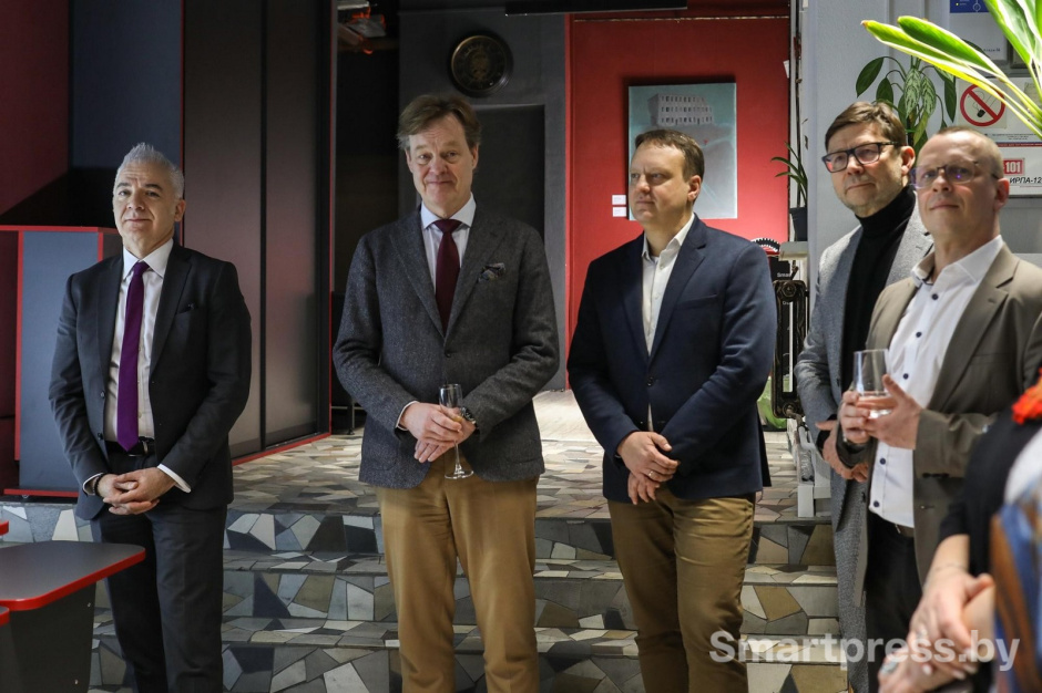 4-Гости арт-мероприятия Татьяны Радивилко.jpg