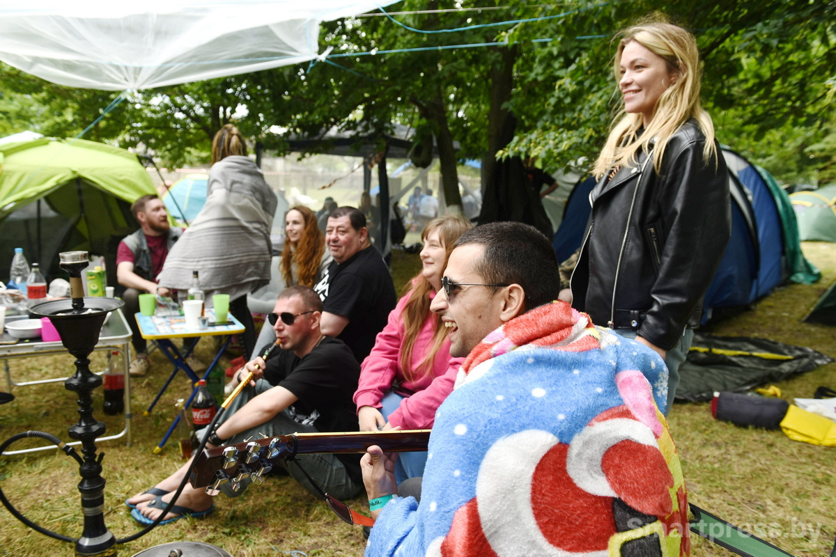 Песни под гитару всегда душевные и эмоциональные.JPG