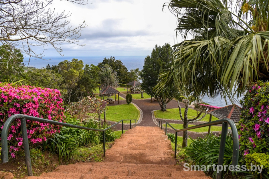 5-Обзорная площадка Miradouro da Ponta da Madrugada на острове Сан-Мигел.jpg
