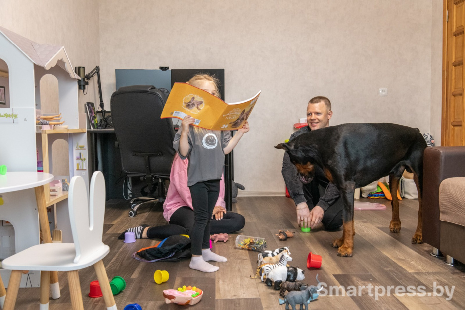 3-Семья Трипутько и доберман Рагнар.jpg