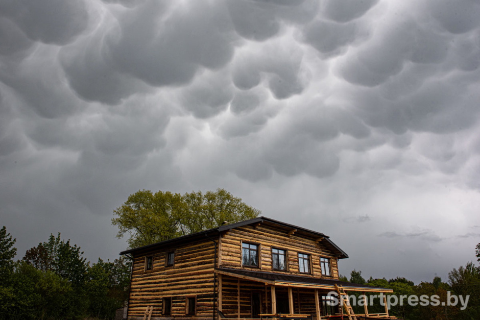 вымеобразные облака в Глубокском районе.jpg