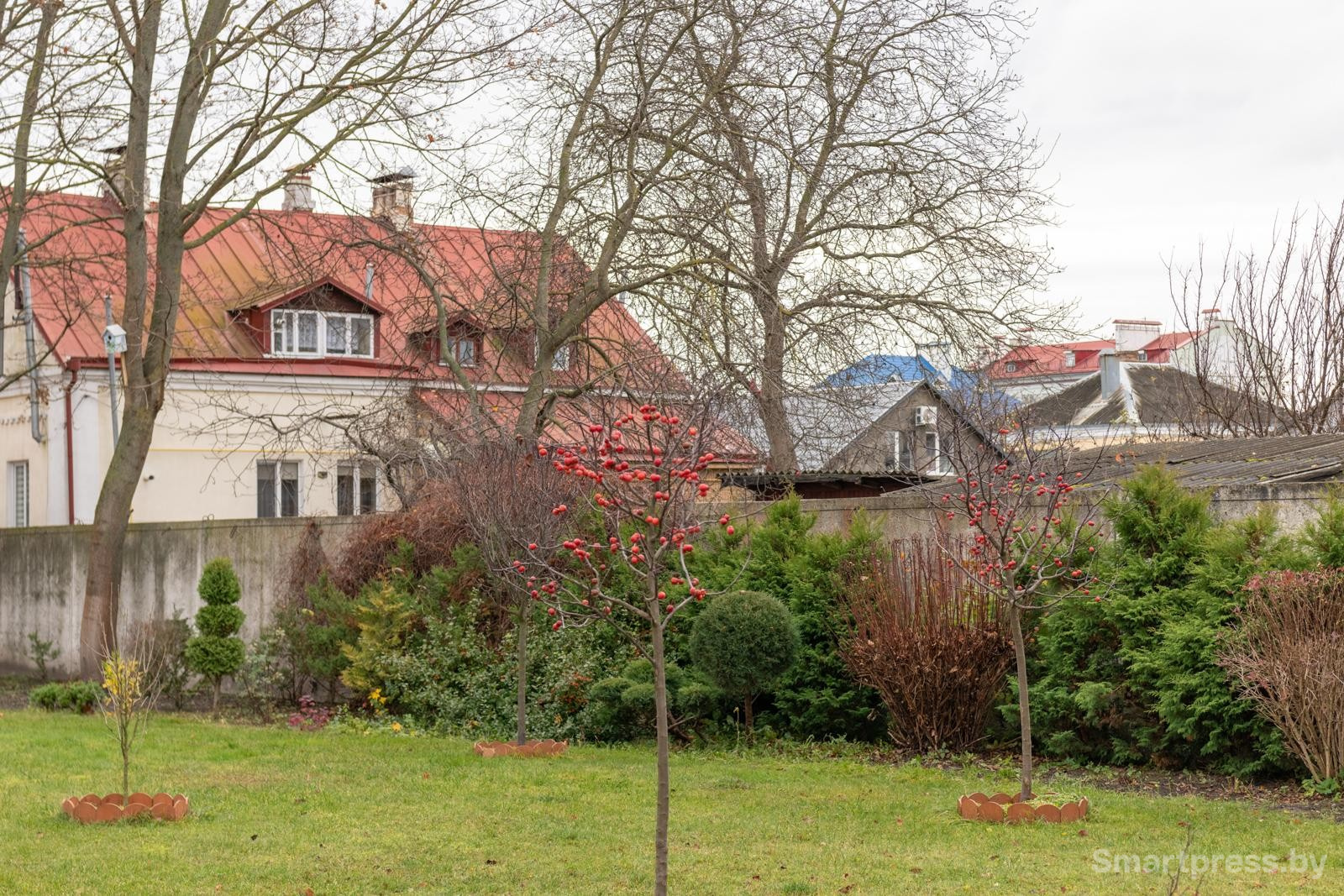 16-Территория Спасского православного мужского монастыря в Кобрине.jpg