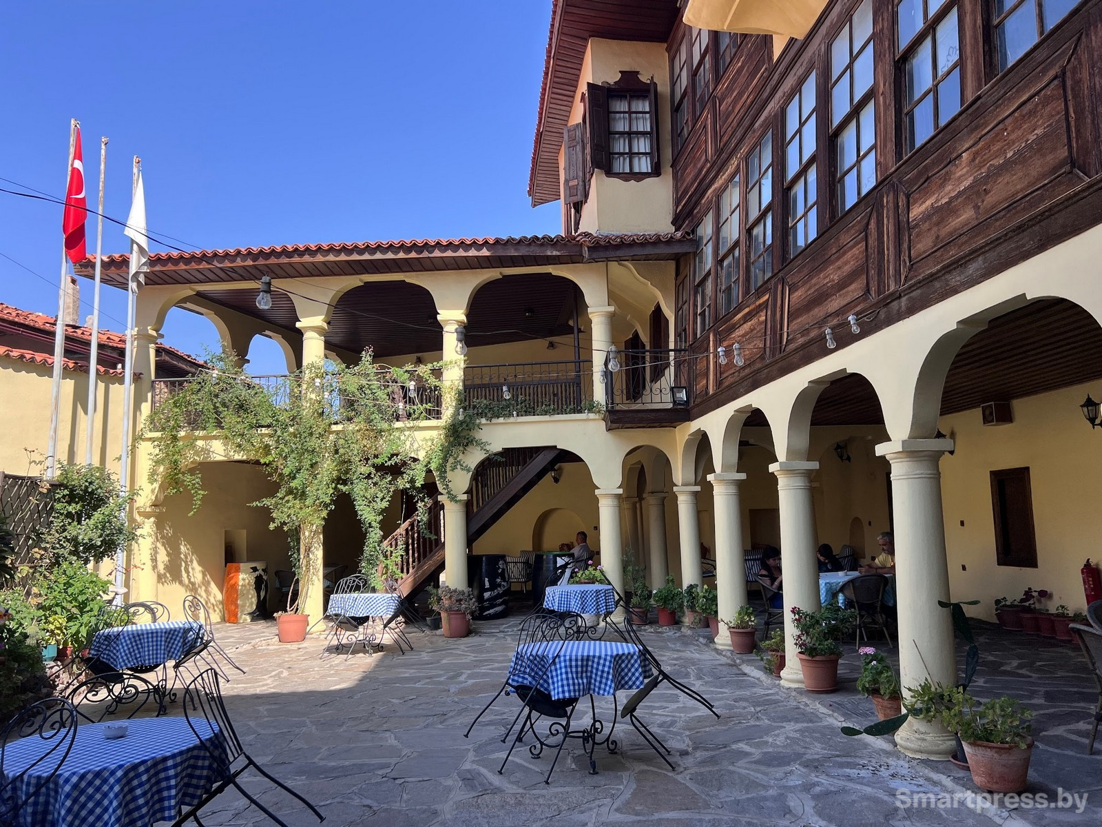 15-Кула Отель Анемон.jpg