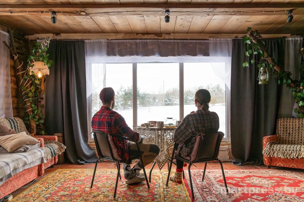 4-Окно на всю стену с видом на природу.jpg