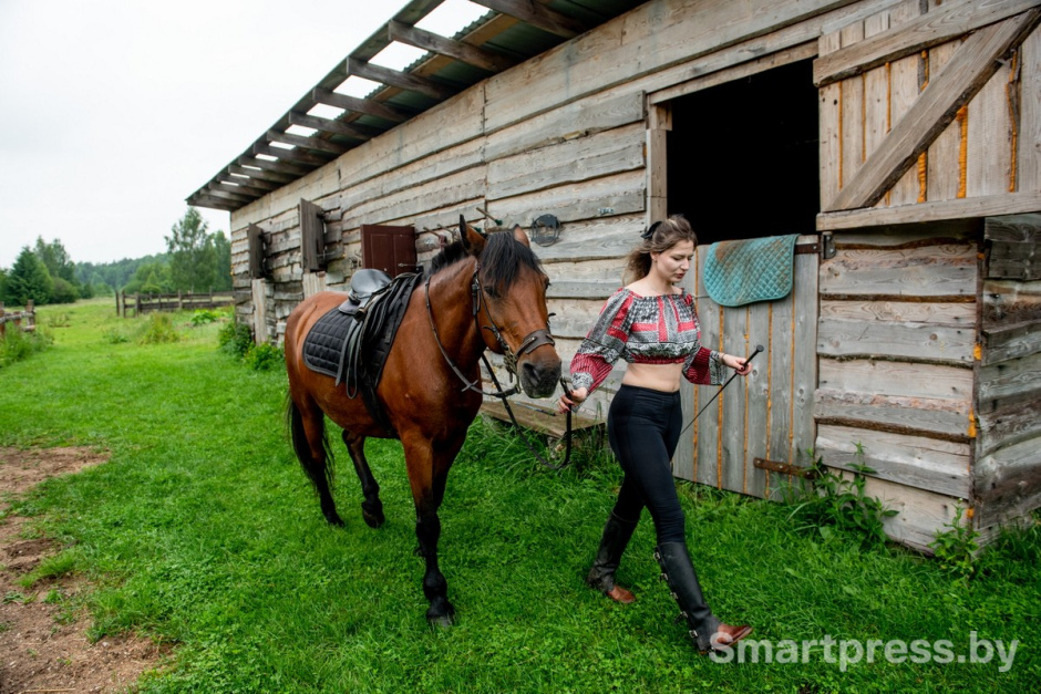 18-Татьяна Местовская и лошадь Изаура.jpg