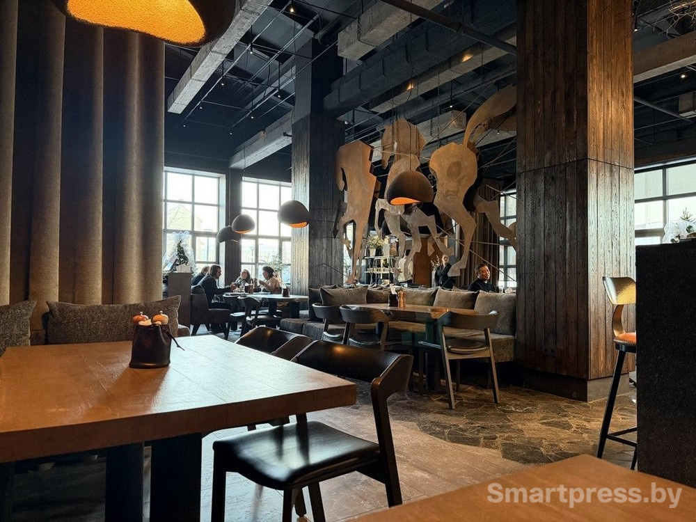 2- Интерьер ресторана Літвіны в Минске.jpg