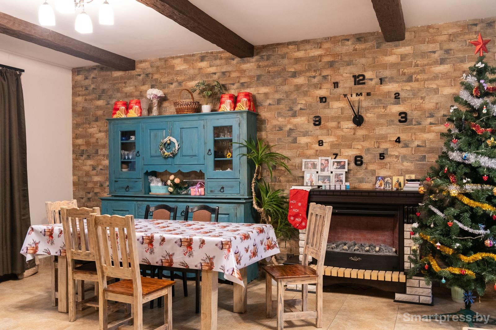 2-В доме Паоло и Алины в деревне Кривая береза.jpg