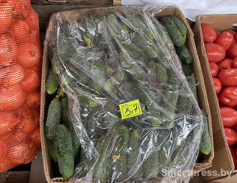 огурцы по 3,7 рэ