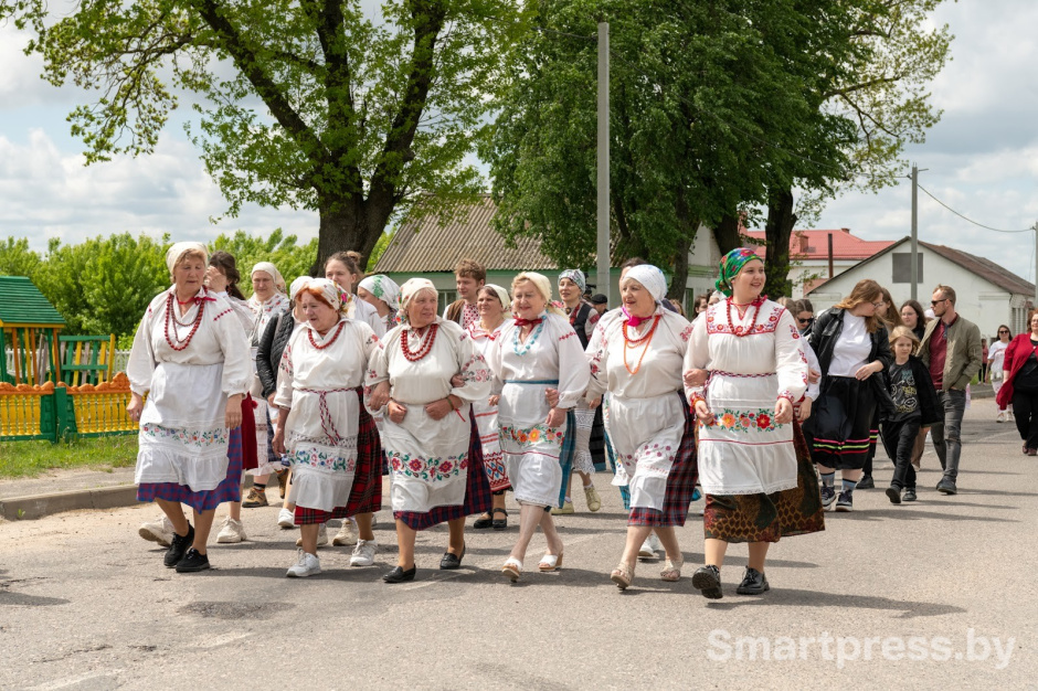 1-Обряд Вождение и похороны Стрелы (Пахаванне Стралы) в деревне Столбун Ветковского района.jpg