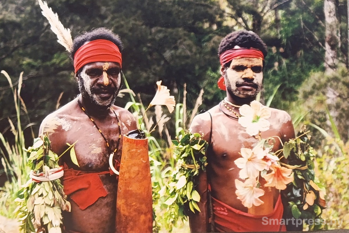 15-Племя каннибалов в Новой Гвинее.jpg