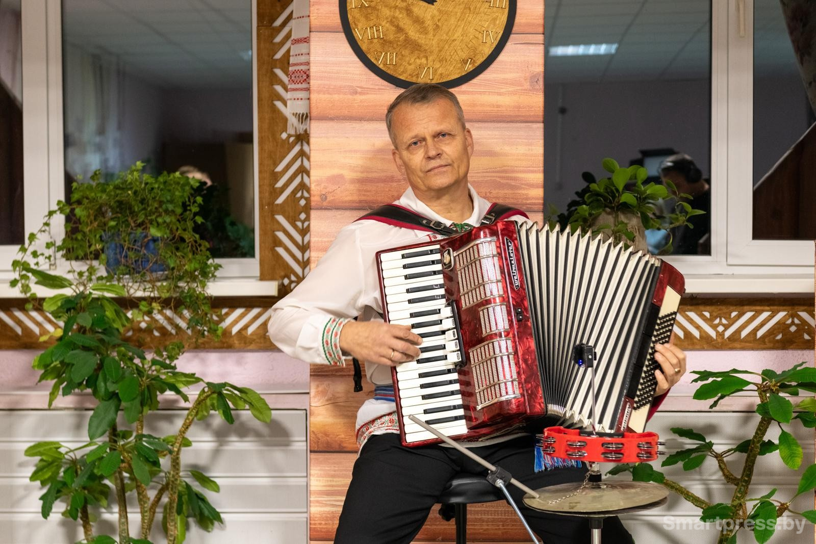 5-Весь вечер играла музыка.jpg