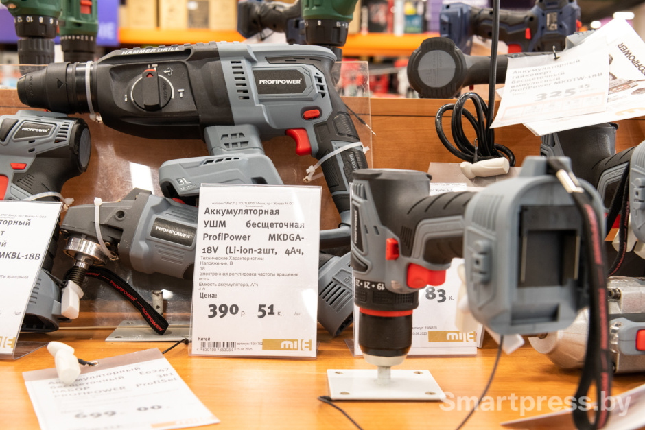 Аккумуляторная “болгарка” будет стоить дороже сетевой 