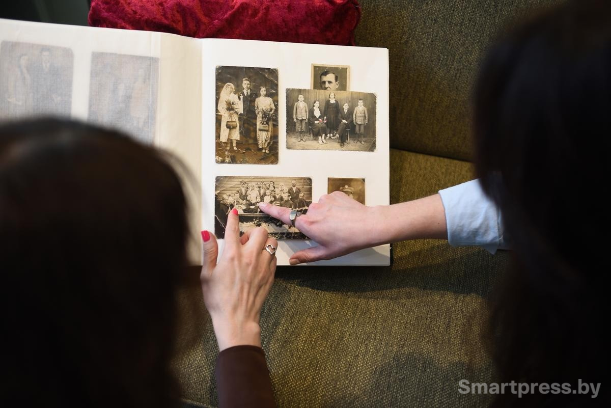 9-Все фото у нее разбиты по периодам.jpg